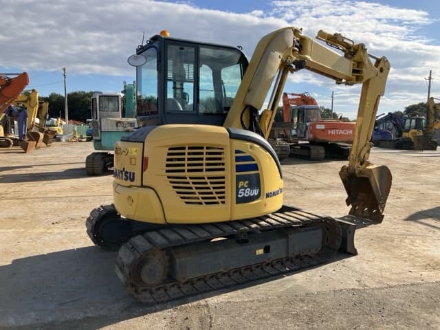 MINI EXCAVATOR — Auction (lot 8462-128)