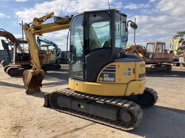 MINI EXCAVATOR — Auction (lot 8462-128)