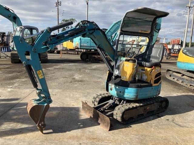 MINI EXCAVATOR — Auction (lot 8462-133)