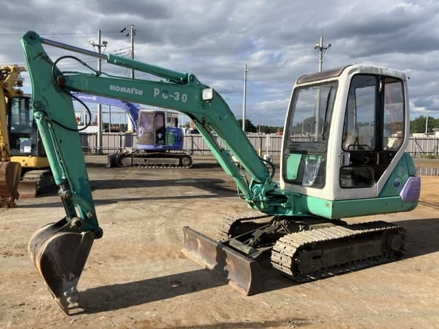 MINI EXCAVATOR — Auction (lot 8462-138)