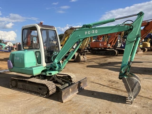 MINI EXCAVATOR — Auction (lot 8462-138)