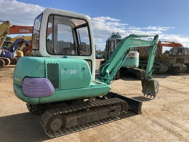 MINI EXCAVATOR — Auction (lot 8462-138)