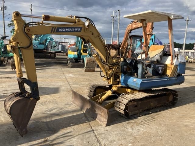 MINI EXCAVATOR — Auction (lot 8462-139)