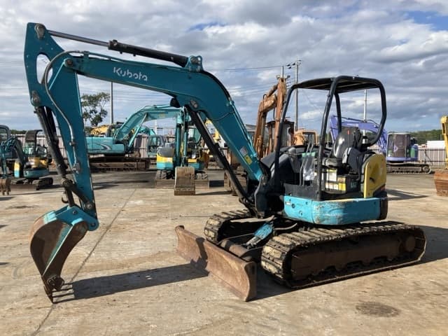 MINI EXCAVATOR — Auction (lot 8462-140)