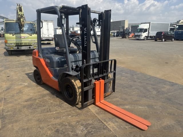 Forklift — Auction (lot 8462-14008)