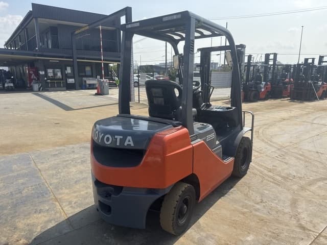 Forklift — Auction (lot 8462-14008)