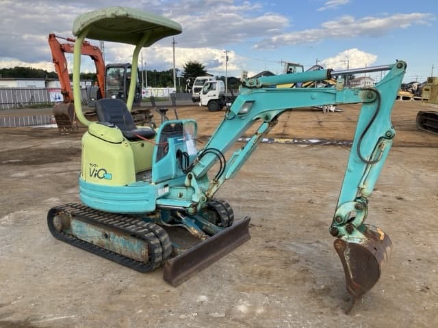 MINI EXCAVATOR — Auction (lot 8462-146)