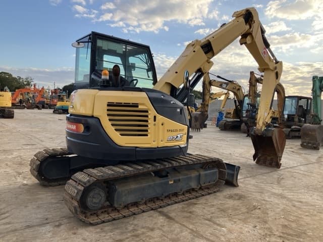 EXCAVATOR — Auction (lot 8462-150)