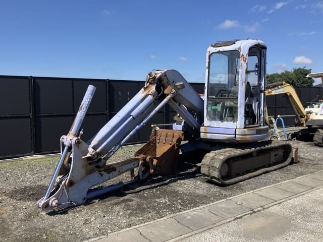 MINI EXCAVATOR — Auction (lot 8462-1808)