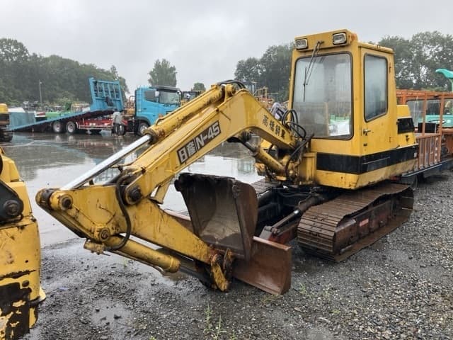 MINI EXCAVATOR — Auction (lot 8462-1826)