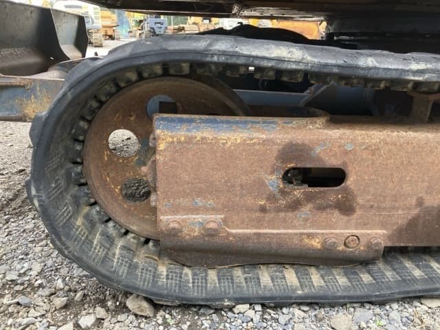 MINI EXCAVATOR — Auction (lot 8462-1828)