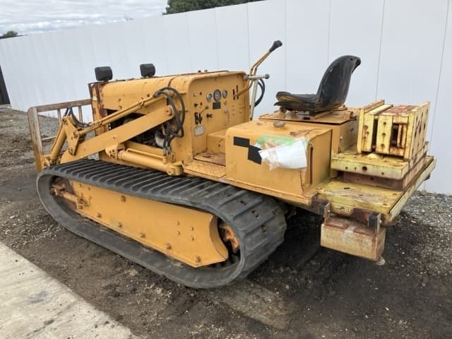 Bulldozer — Auction (lot 8462-1829)