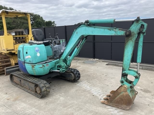 MINI EXCAVATOR — Auction (lot 8462-1830)