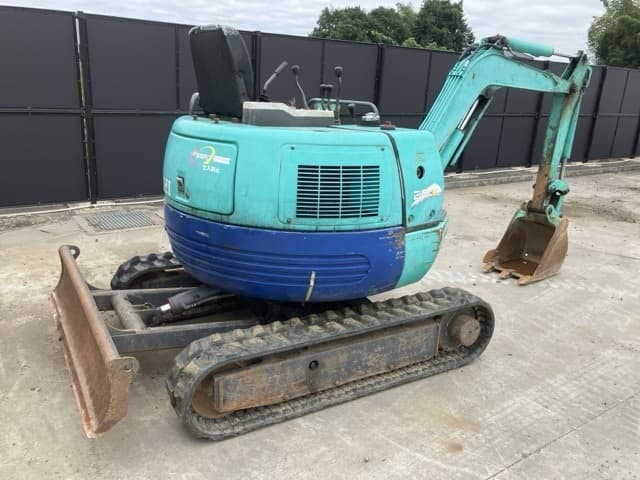 MINI EXCAVATOR — Auction (lot 8462-1830)