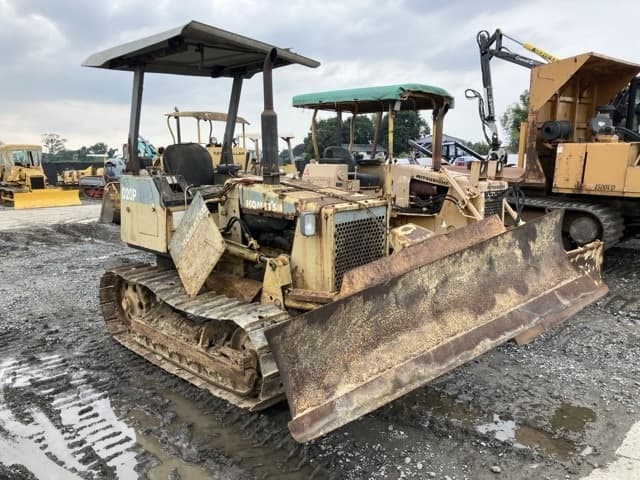 Bulldozer — Auction (lot 8462-1833)