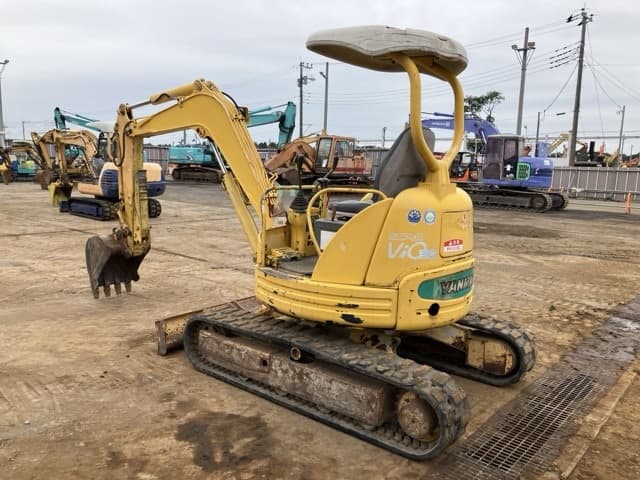 MINI EXCAVATOR — Auction (lot 8462-185)