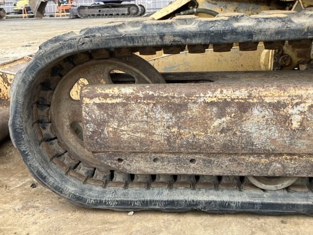 MINI EXCAVATOR — Auction (lot 8462-185)