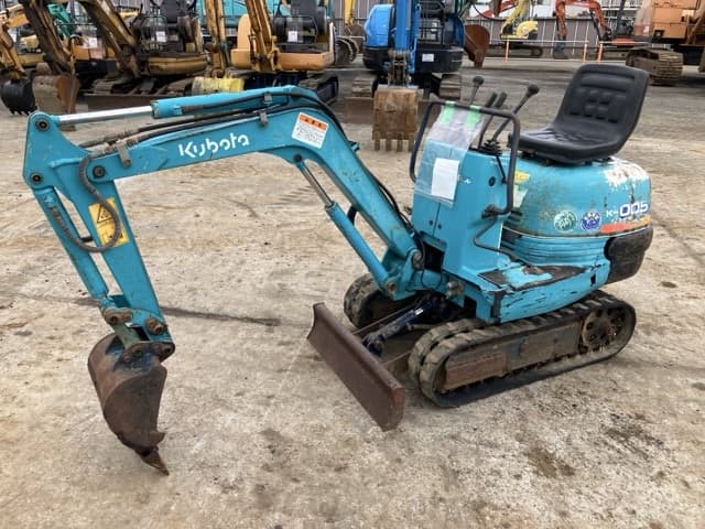 MINI EXCAVATOR — Auction (lot 8462-196)