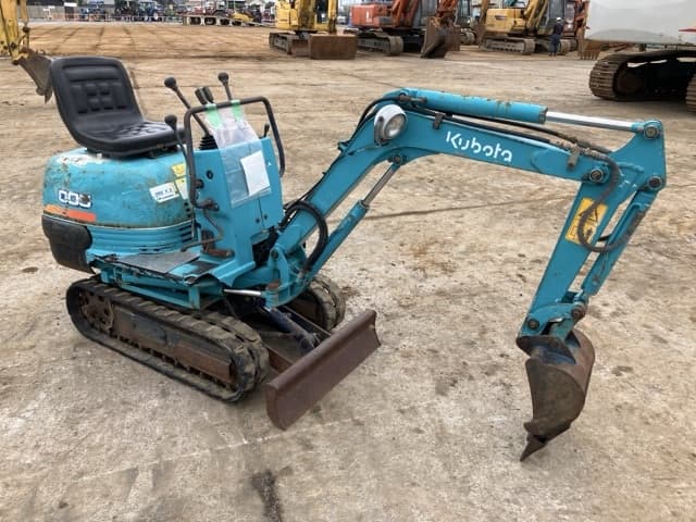MINI EXCAVATOR — Auction (lot 8462-196)