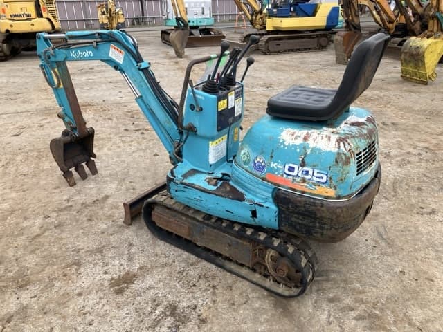MINI EXCAVATOR — Auction (lot 8462-196)