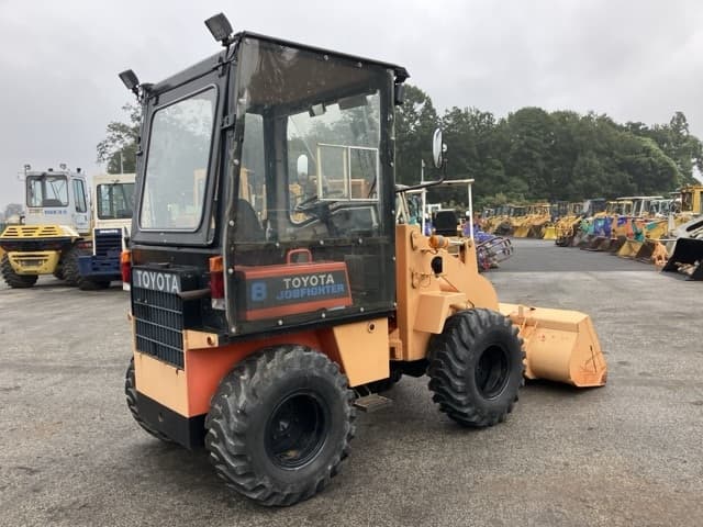 MINI WHEEL LOADER — Auction (lot 8462-197)
