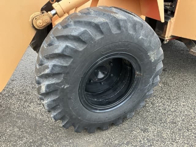 MINI WHEEL LOADER — Auction (lot 8462-197)