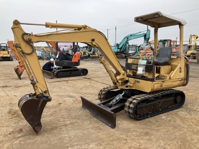 MINI EXCAVATOR — Auction (lot 8462-200)