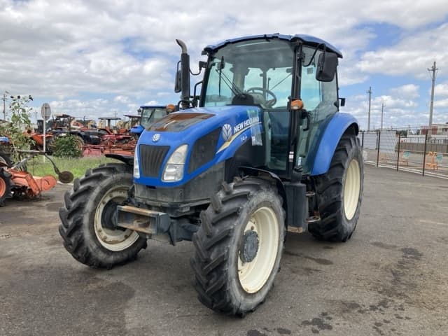 Tractor — Auction (lot 8462-2050)