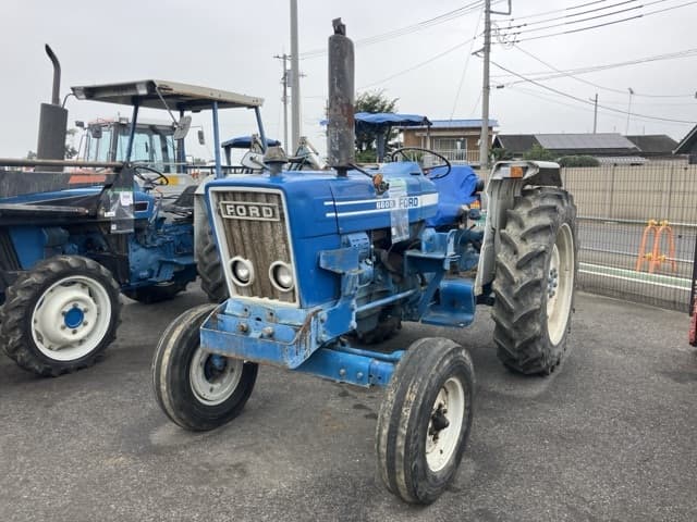 Tractor — Auction (lot 8462-2051)