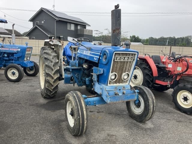Tractor — Auction (lot 8462-2051)