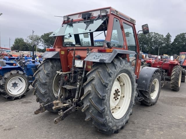 Tractor — Auction (lot 8462-2052)