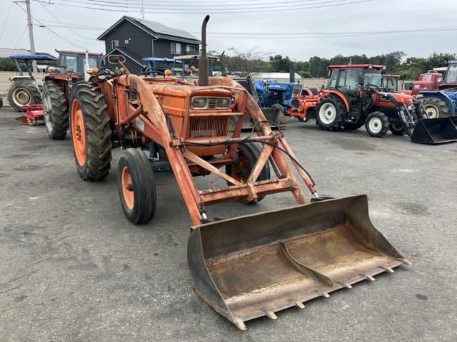 Tractor — Auction (lot 8462-2056)