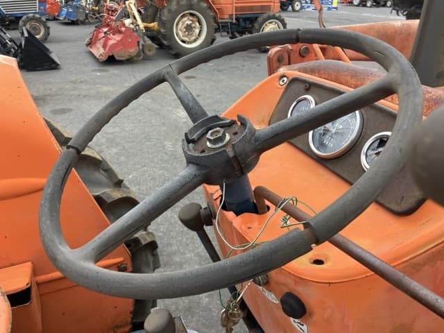 Tractor — Auction (lot 8462-2056)