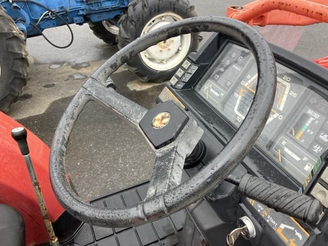 Tractor — Auction (lot 8462-2058)