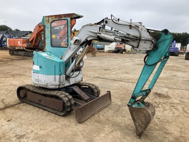 MINI EXCAVATOR — Auction (lot 8462-206)