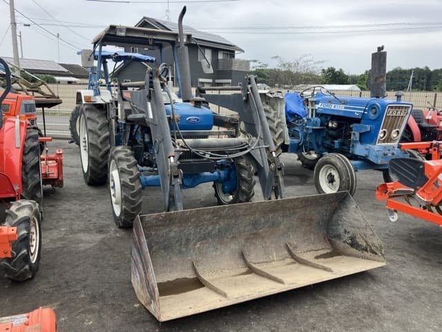 Tractor — Auction (lot 8462-2064)