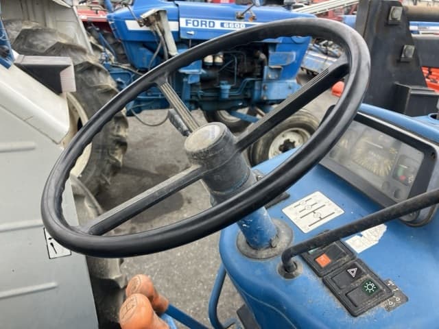 Tractor — Auction (lot 8462-2064)