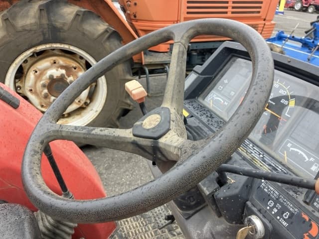 Tractor — Auction (lot 8462-2066)