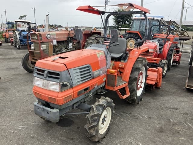 Tractor — Auction (lot 8462-2069)