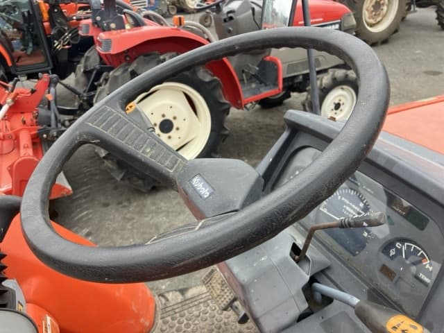 Tractor — Auction (lot 8462-2069)
