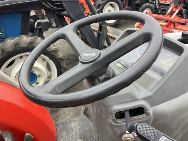 Tractor — Auction (lot 8462-2071)