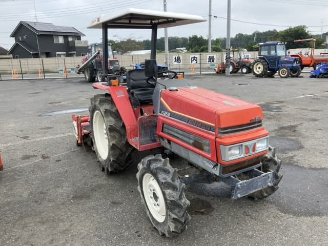 Tractor — Auction (lot 8462-2076)