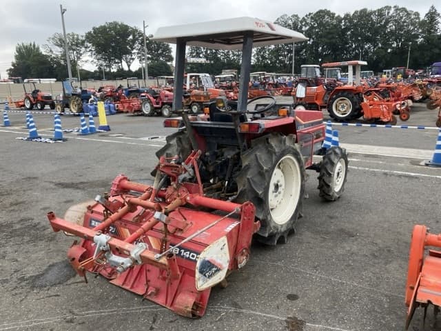 Tractor — Auction (lot 8462-2076)
