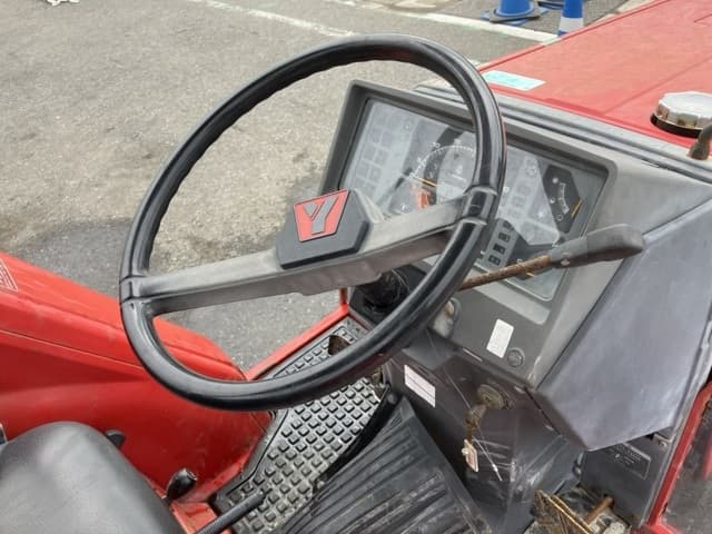 Tractor — Auction (lot 8462-2076)