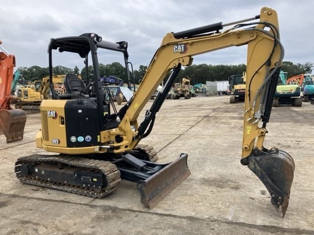 MINI EXCAVATOR — Auction (lot 8462-208)