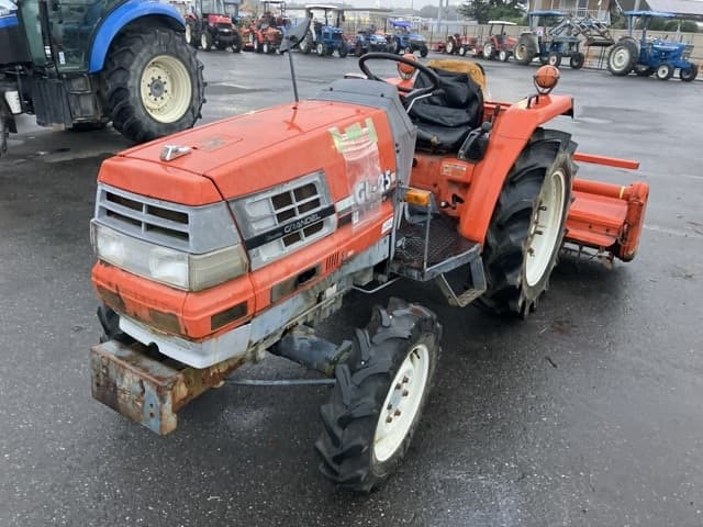 Tractor — Auction (lot 8462-2085)