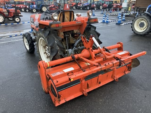 Tractor — Auction (lot 8462-2085)