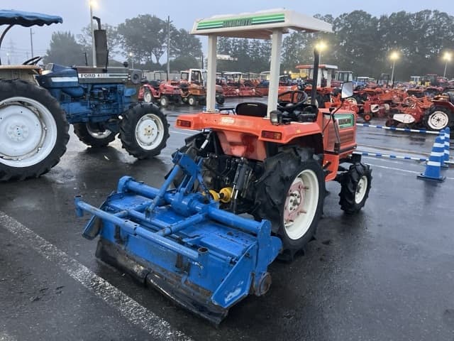 Tractor — Auction (lot 8462-2086)