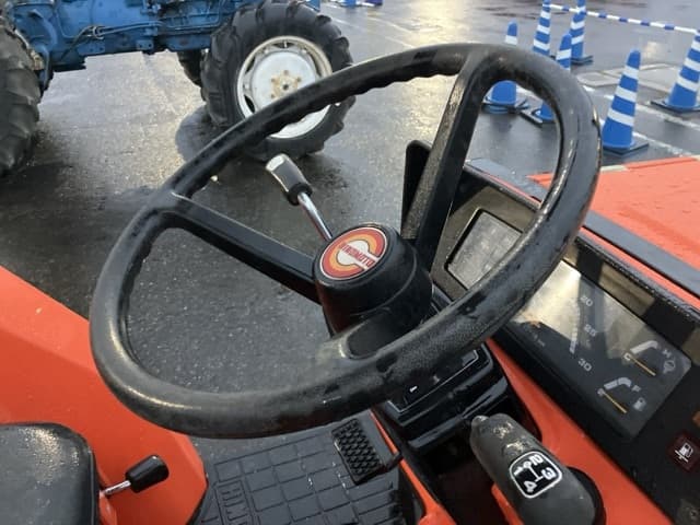 Tractor — Auction (lot 8462-2086)