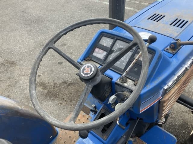 Tractor — Auction (lot 8462-2089)